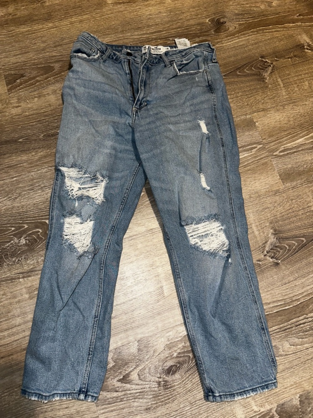 Hollister Curvy High Rise Mom Jeans